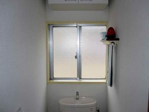 内窓施工例41（トイレ窓施工）